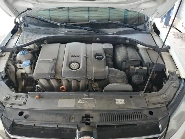2013 VOLKSWAGEN PASSAT SE  