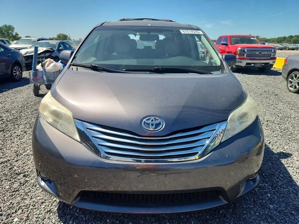 2011 TOYOTA SIENNA LIMITED 7-PASSENGER  