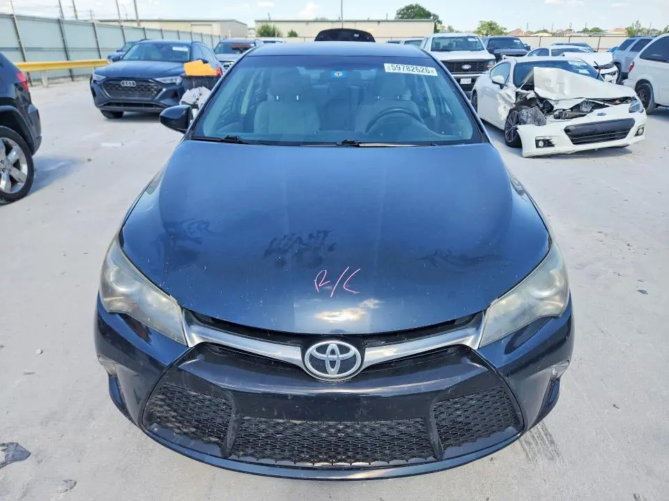2017 TOYOTA CAMRY SE  