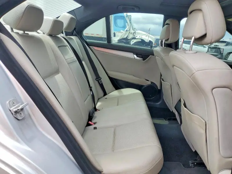 2011 MERCEDES-BENZ C 300  