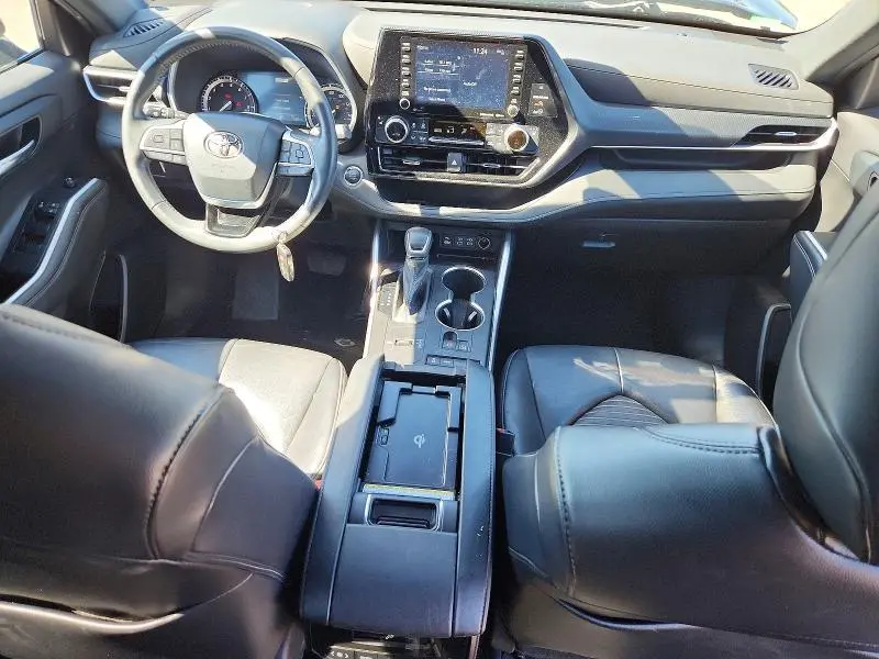 2022 TOYOTA HIGHLANDER XSE  