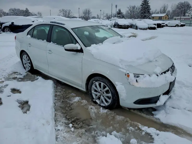 2014 VOLKSWAGEN JETTA SE  