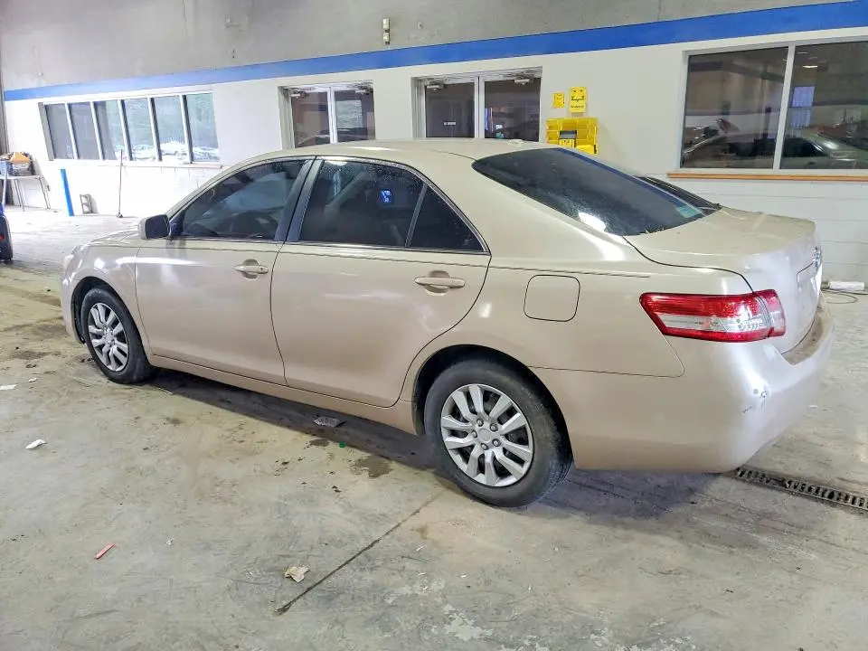 2011 TOYOTA CAMRY LE  