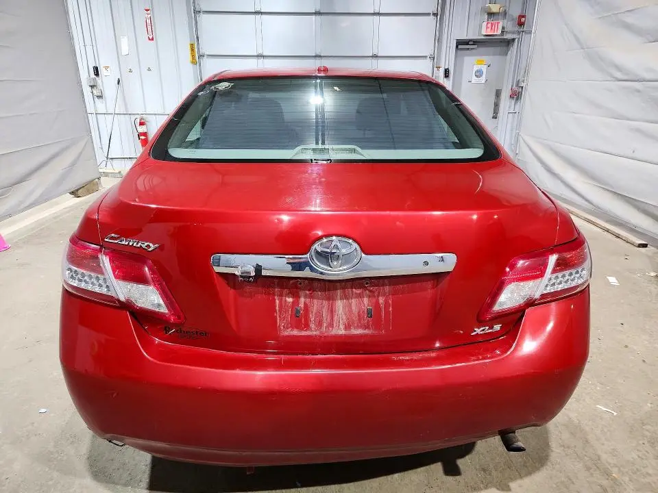 2010 TOYOTA CAMRY XLE  