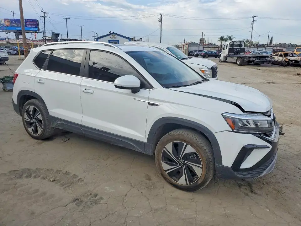 2024 VOLKSWAGEN TAOS SE  