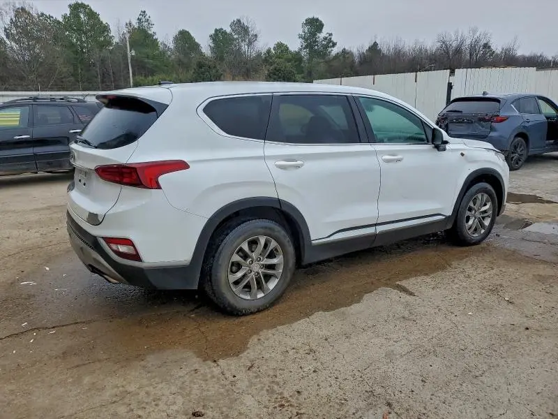 2019 HYUNDAI SANTA FE SE  