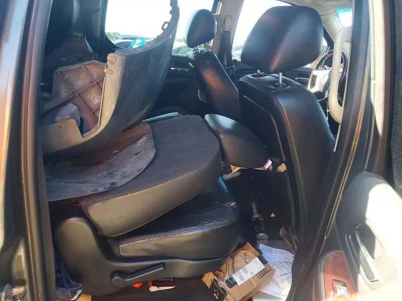 2011 CADILLAC ESCALADE ESV LUXURY  