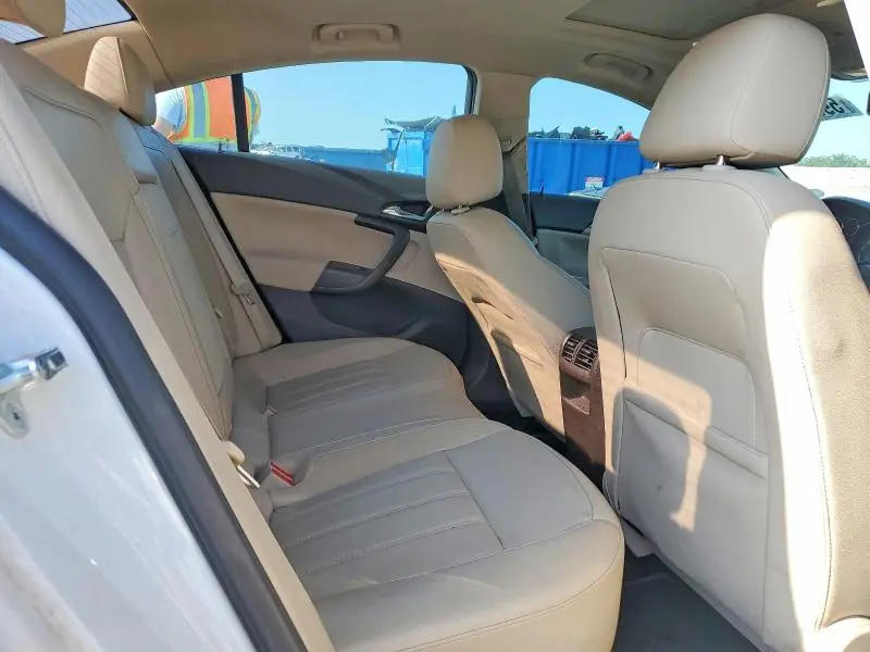 2011 BUICK REGAL   