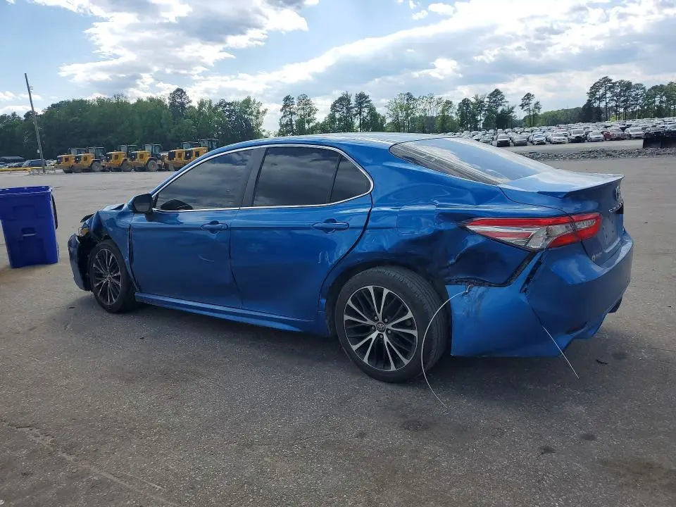 2018 TOYOTA CAMRY SE  