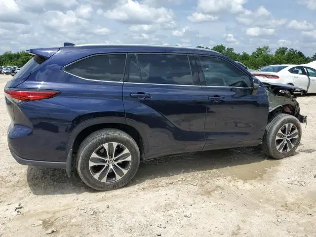 2021 TOYOTA HIGHLANDER XLE  