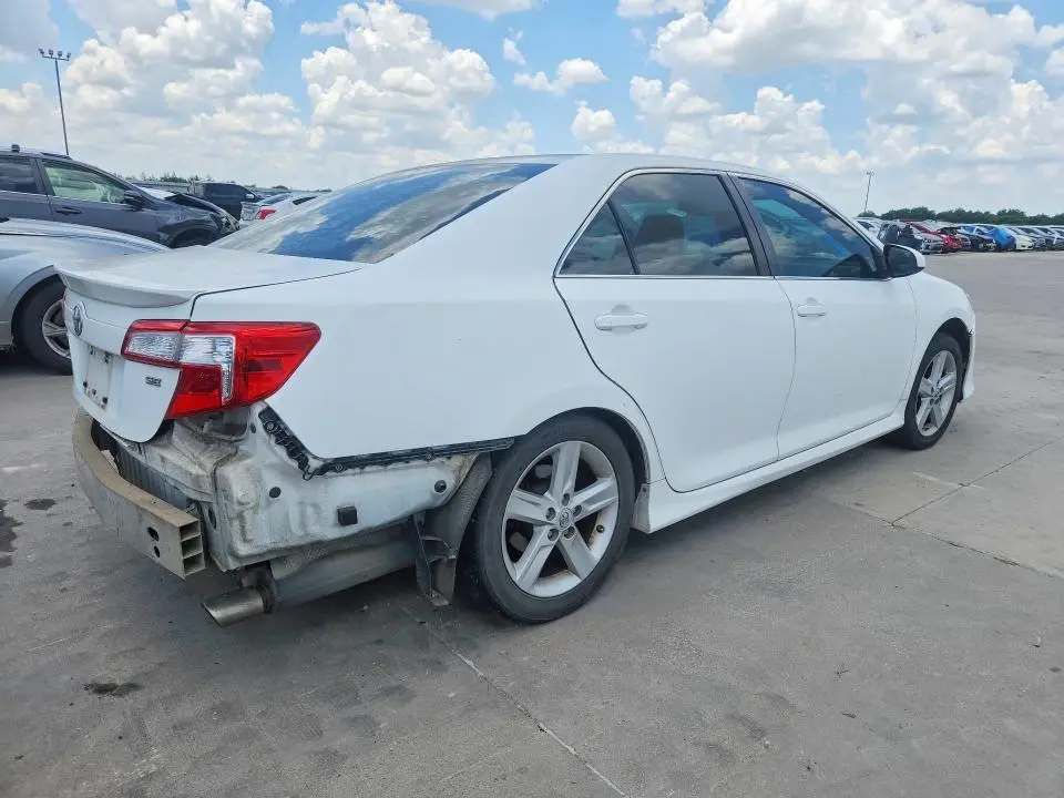2013 TOYOTA CAMRY SE  