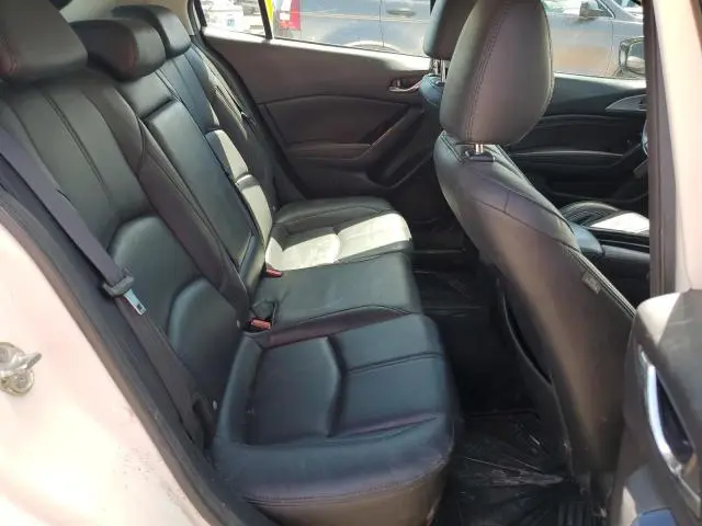2018 MAZDA 3 TOURING  
