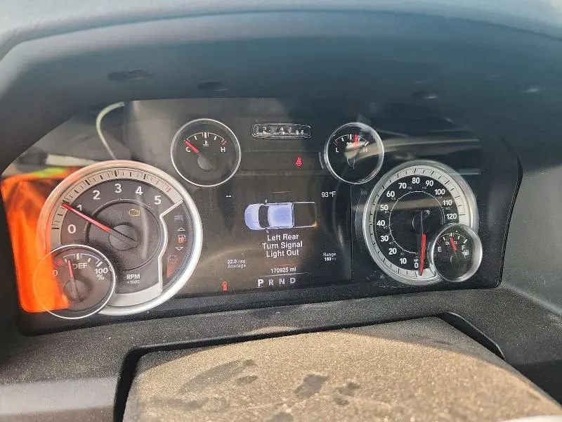 2016 RAM 1500 SLT  