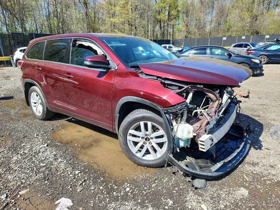 2016 TOYOTA HIGHLANDER LE  
