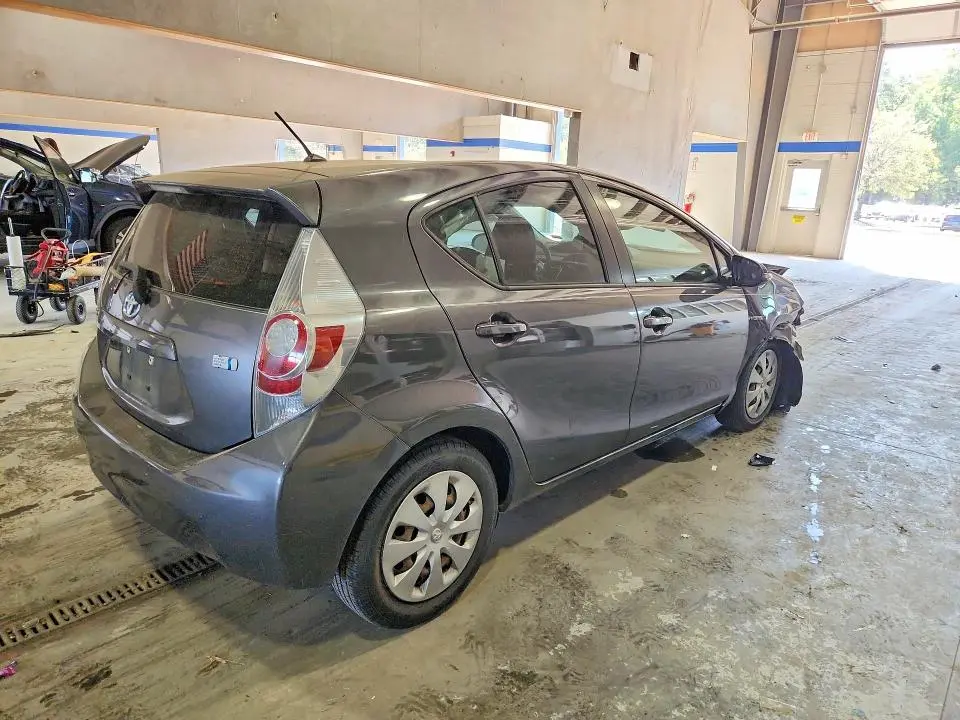 2013 TOYOTA PRIUS C TWO  