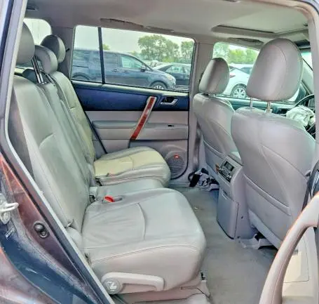 2010 TOYOTA HIGHLANDER LIMITED  