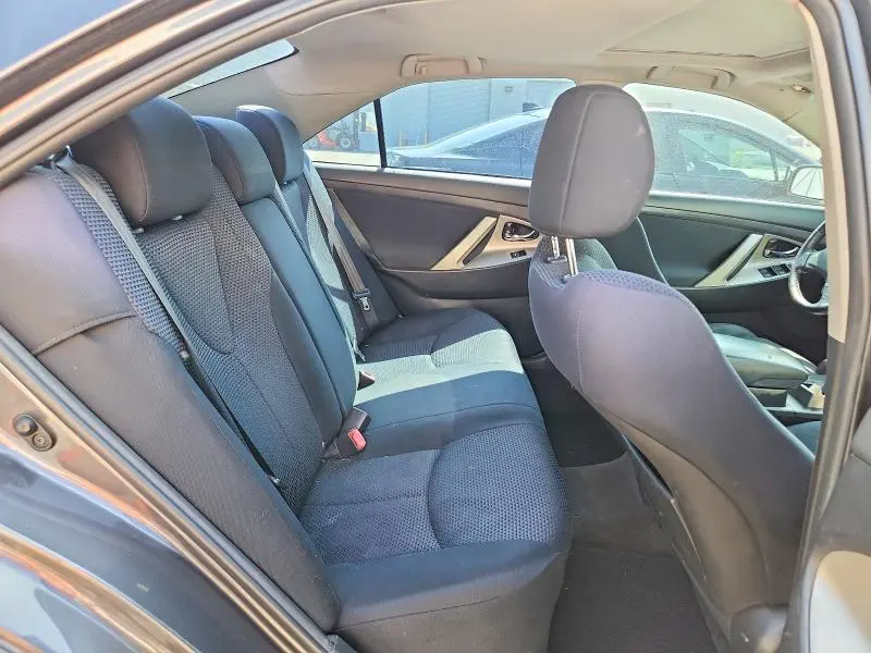 2011 TOYOTA CAMRY SE  