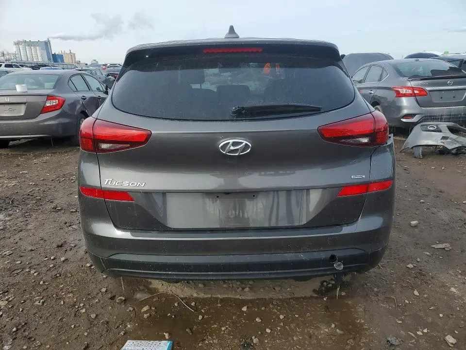 2021 HYUNDAI TUCSON SE  