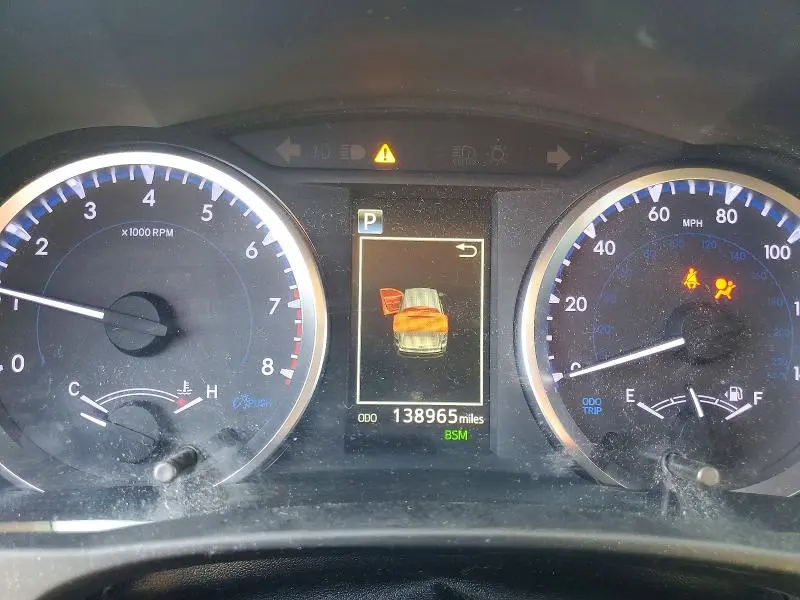 2019 TOYOTA HIGHLANDER LE  