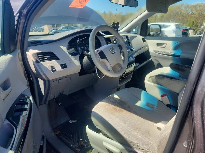 2014 TOYOTA SIENNA L 7-PASSENGER  