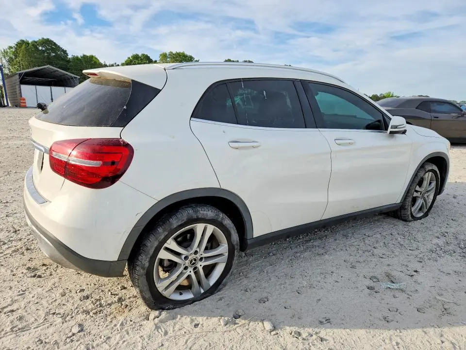 2020 MERCEDES-BENZ GLA 250  