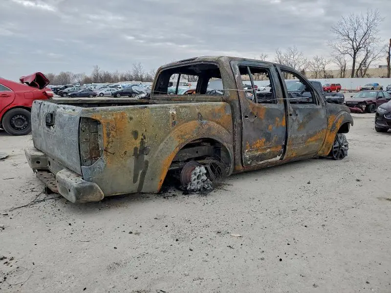 2015 NISSAN FRONTIER S  