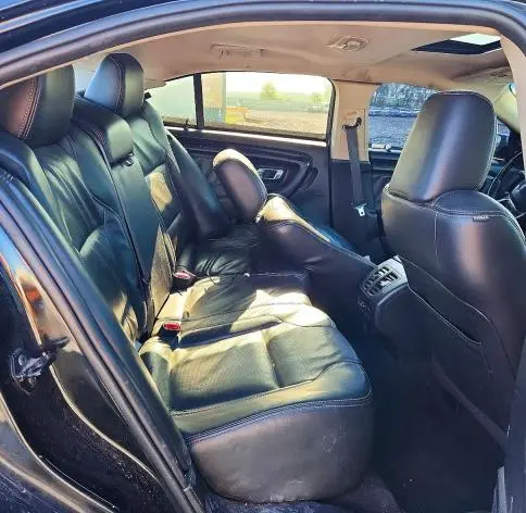2010 FORD TAURUS LIMITED  