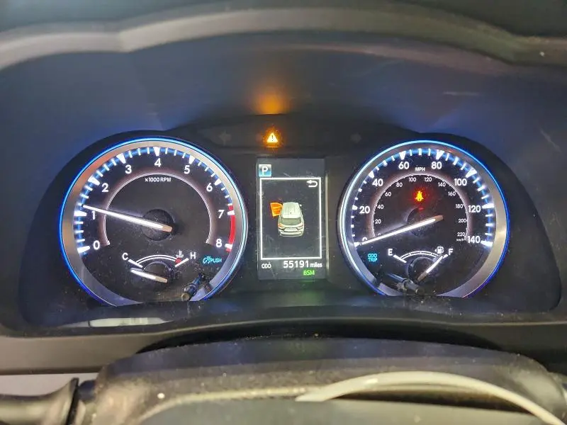 2019 TOYOTA HIGHLANDER SE  