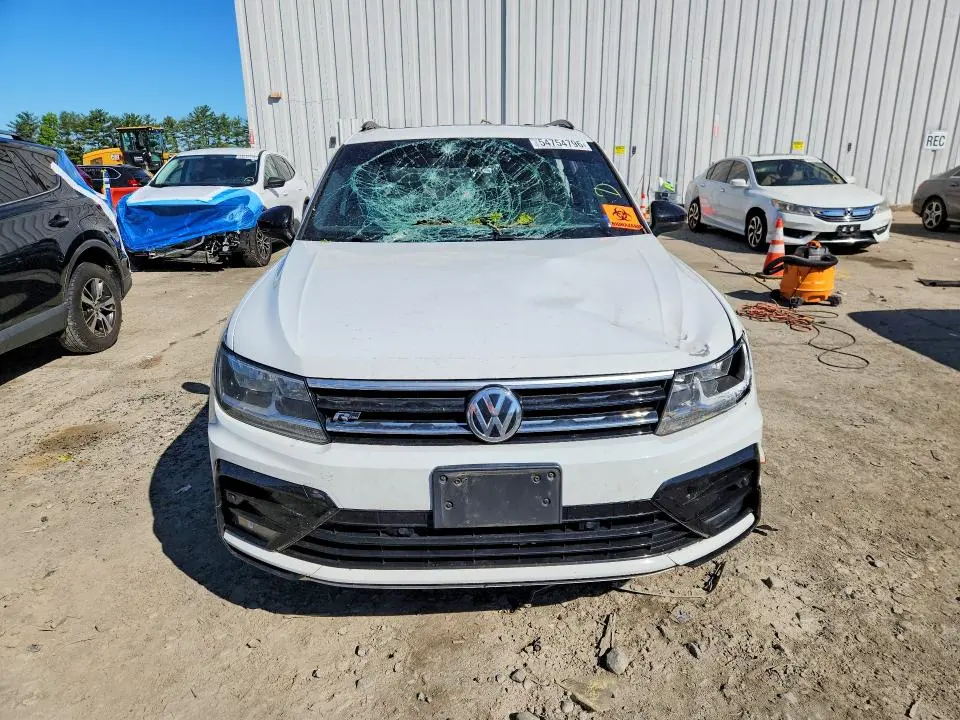 2020 VOLKSWAGEN TIGUAN SE  