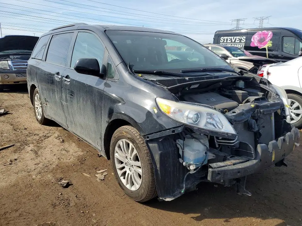 2016 TOYOTA SIENNA XLE 8-PASSENGER  