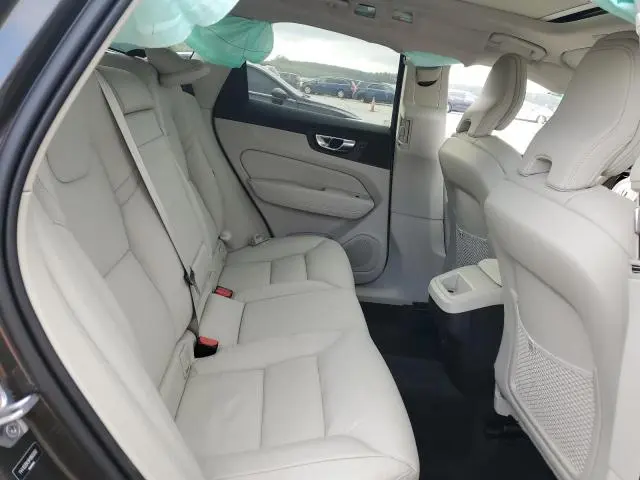 2021 VOLVO XC60 T5 MOMENTUM  
