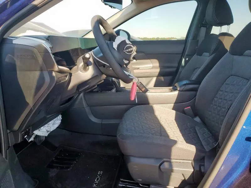 2025 NISSAN KICKS SV  