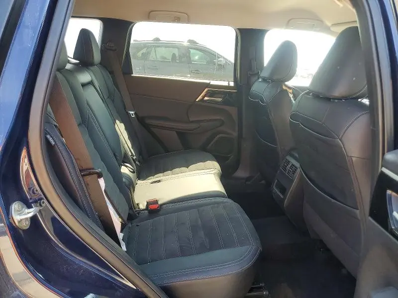 2023 MITSUBISHI OUTLANDER SE  