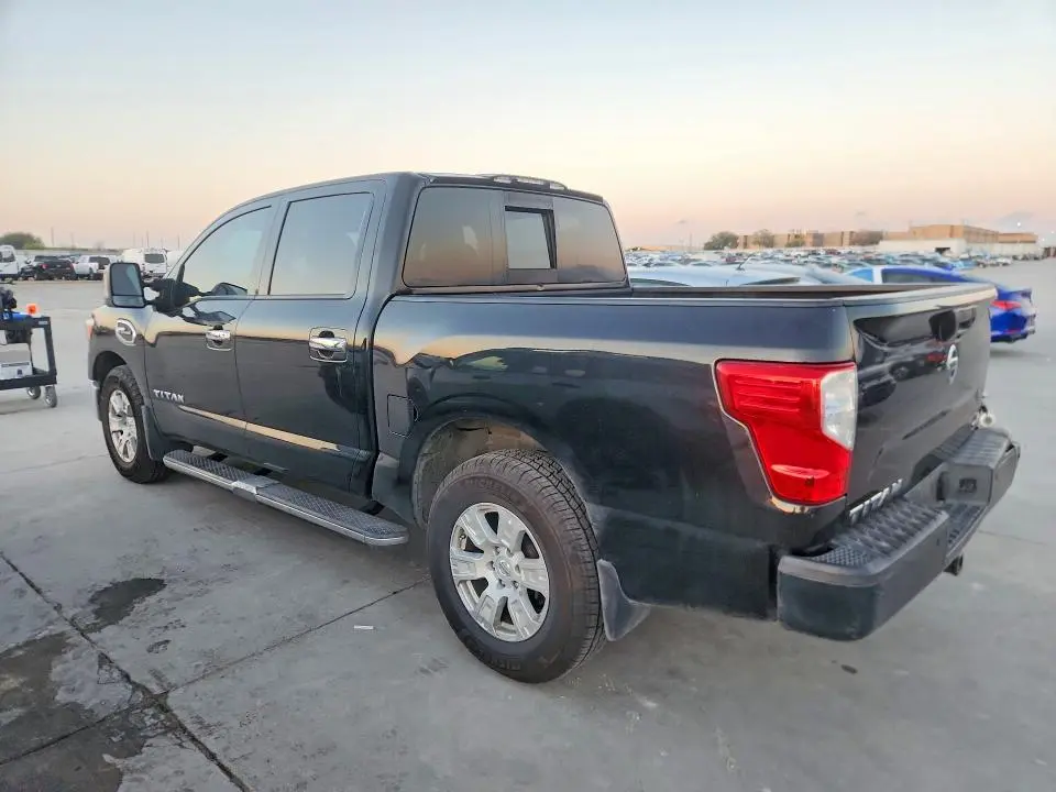 2017 NISSAN TITAN SV  