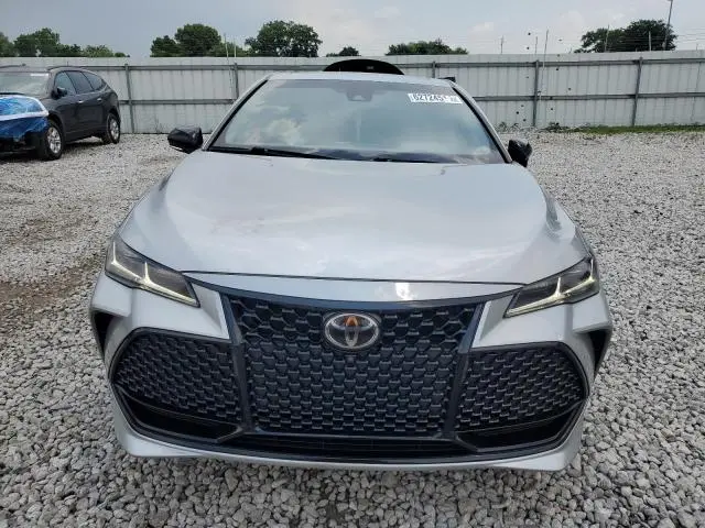 2019 TOYOTA AVALON XLE  