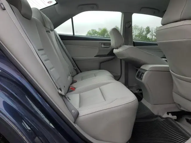 2016 TOYOTA CAMRY LE  