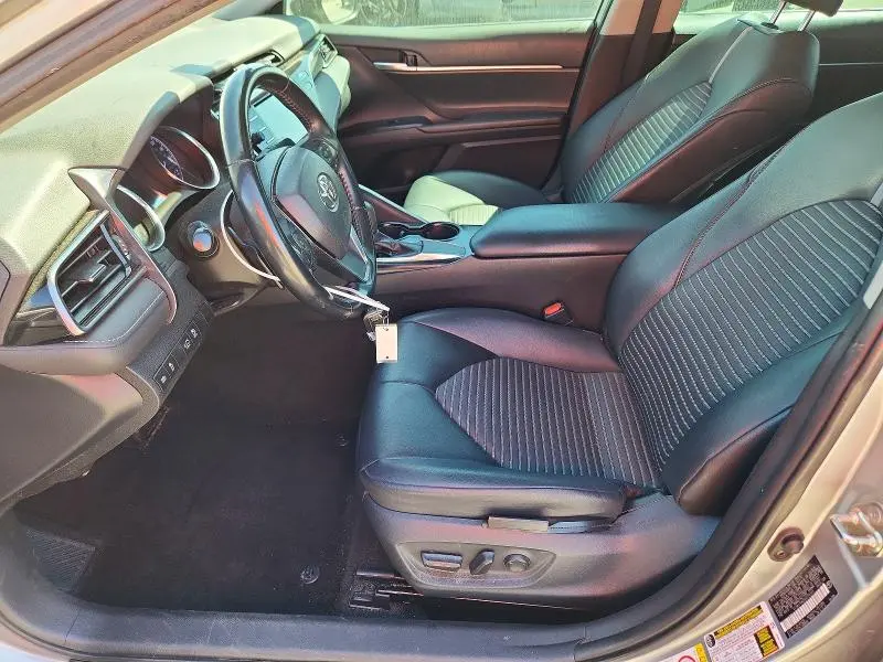 2019 TOYOTA CAMRY SE  