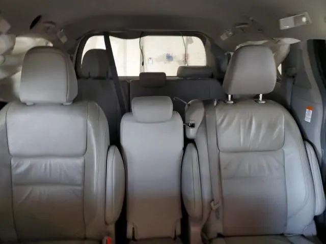 2019 TOYOTA SIENNA XLE  