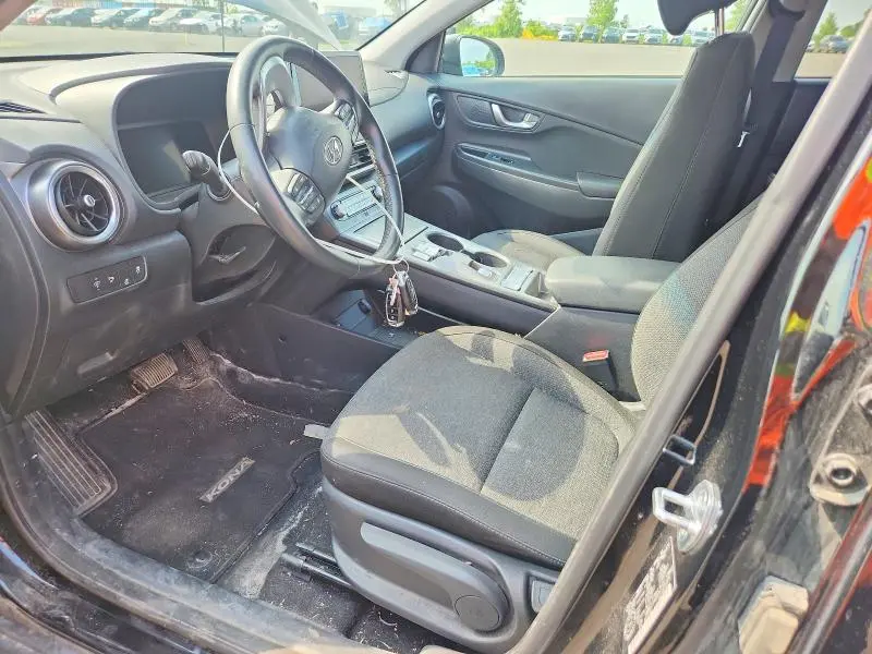 2023 HYUNDAI KONA SE  