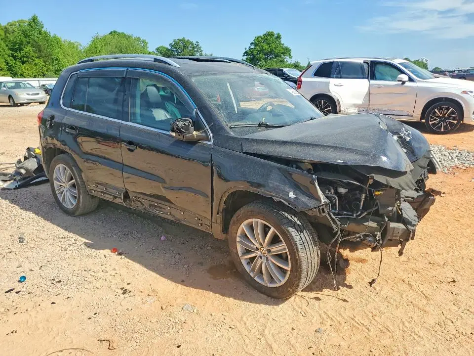 2011 VOLKSWAGEN TIGUAN S  