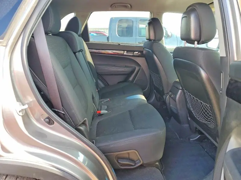 2014 KIA SORENTO LX  