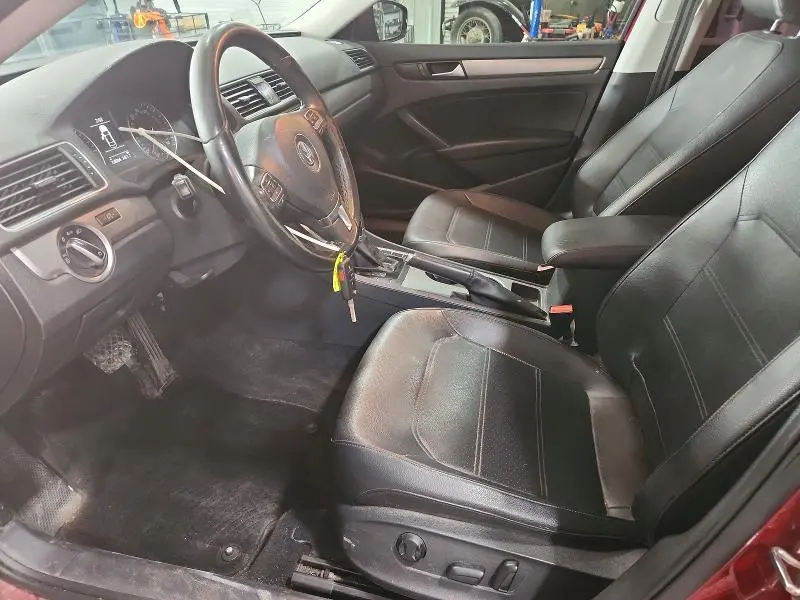 2015 VOLKSWAGEN PASSAT SE  