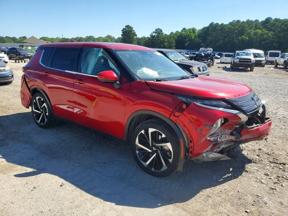 2024 MITSUBISHI OUTLANDER SE  