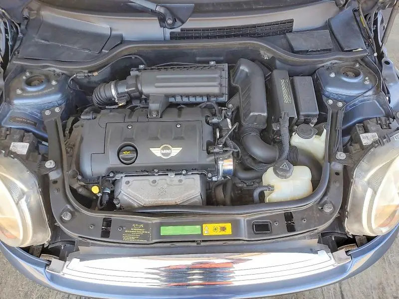 2010 MINI COOPER   