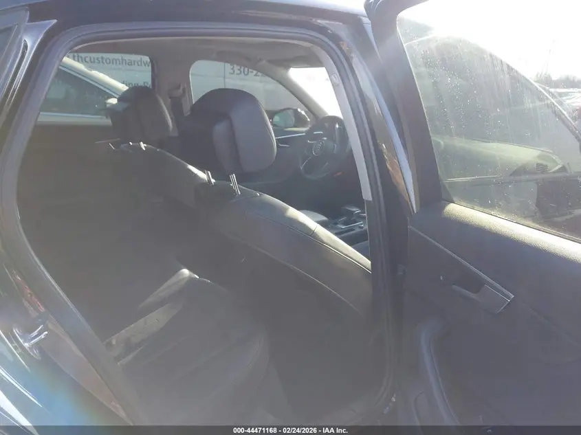 2017 AUDI A4 2.0T SEASON OF AUDI PREMIUM