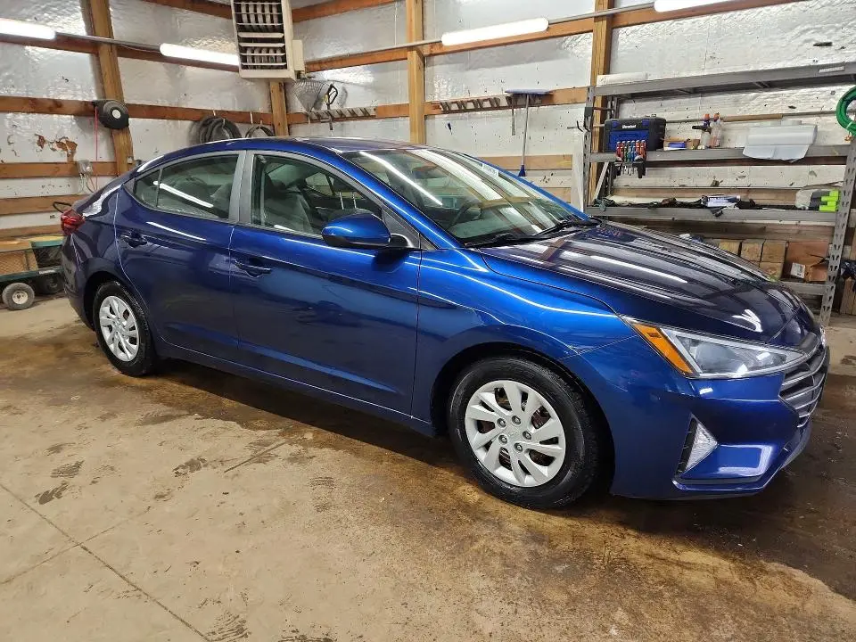 2019 HYUNDAI ELANTRA SE  