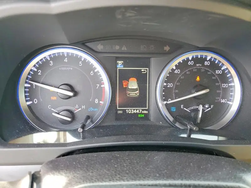 2019 TOYOTA HIGHLANDER SE  