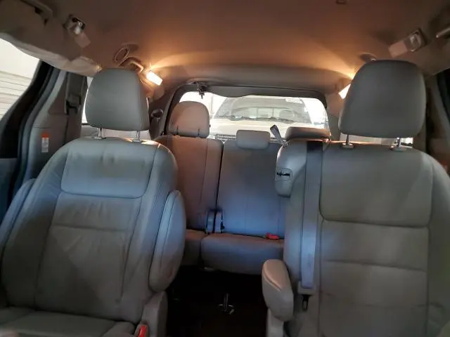 2017 TOYOTA SIENNA XLE