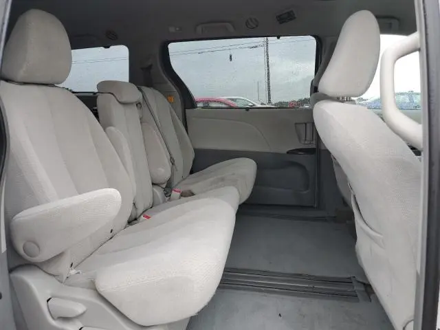 2013 TOYOTA SIENNA LE  