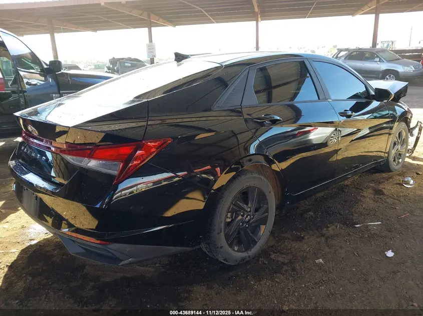 2022 HYUNDAI ELANTRA SEL